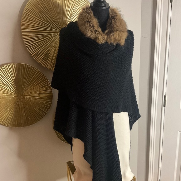 * Knitted Faux Fur Collared Shawl * - Picture 2 of 5